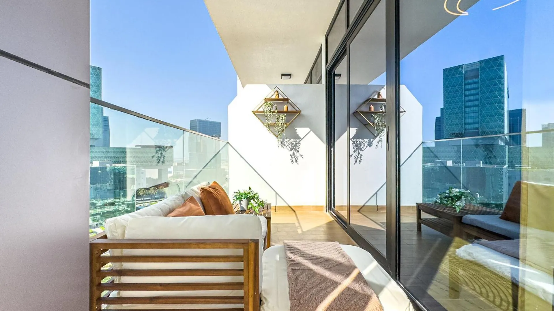 Full Cleveland & Canal View - Perfect Corporate Stay - 5 Min Walk From Adgm And Galleria - Big Balcony - Upgraded Abu Dhabi 0*,